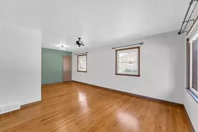 4418 S Kentucky Ave, Milwaukee, WI 53221 - Photo 5