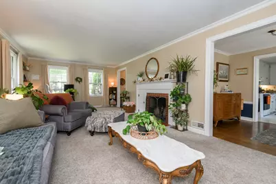 129 W Laflin Ave, Waukesha, WI 53186 - Photo 5