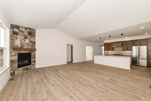 409 Manchester Dr, Williams Bay, WI 53191 - Photo 11
