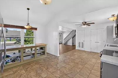 7101 W Allerton Ave, Greenfield, WI 53220 - Photo 11