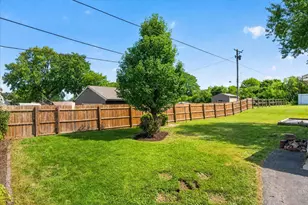 7101 W Allerton Ave, Greenfield, WI 53220 - Photo 33