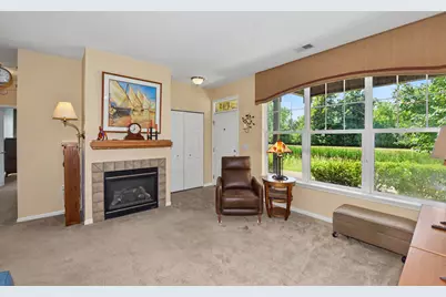 N16W26559  Meadowgrass Cir #E, Pewaukee, WI 53072 - Photo 5