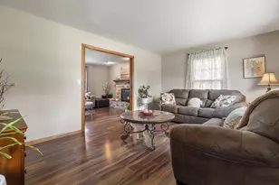 629 2 Rivers Dr, Mukwonago, WI 53149 - Photo 5