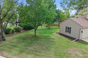 1927 Cliff-Alex Ct, Waukesha, WI 53189 - Photo 41