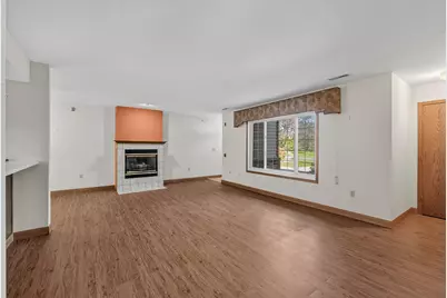 17410 W Lincoln Ave, New Berlin, WI 53146 - Photo 9