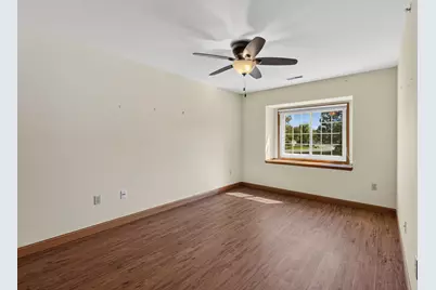 17410 W Lincoln Ave, New Berlin, WI 53146 - Photo 21