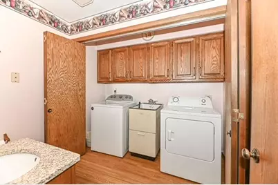 2120  Autumn Dr, Racine, WI 53402 - Photo 7