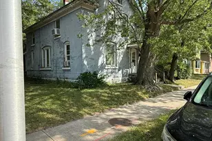 1303 4th St, La Crosse, WI 54601 - Photo 3