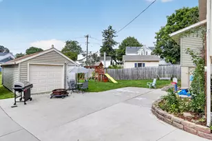612 Pine St, Sheboygan Falls, WI 53085 - Photo 17