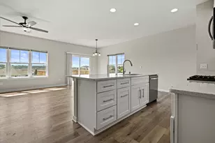 N67W25383 Breckenridge Ct, Sussex, WI 53089 - Photo 11