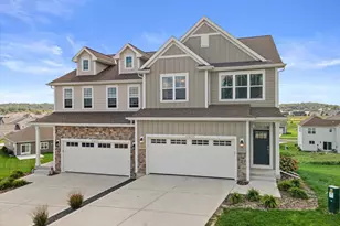 N67W25383 Breckenridge Ct, Sussex, WI 53089 - Photo 1