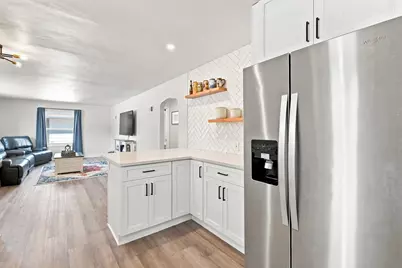 3430 N Mayfair Rd, Wauwatosa, WI 53222 - Photo 9