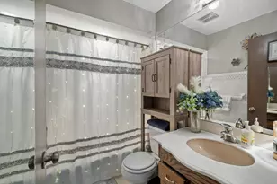 2650 S 60th St, Milwaukee, WI 53219 - Photo 17