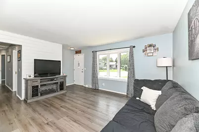 1648  Kuiper Ln, Racine, WI 53406 - Photo 5
