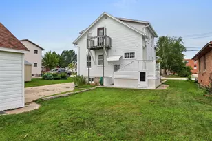 2215 11th St, Two Rivers, WI 54241 - Photo 23