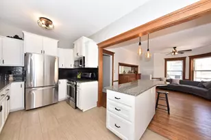 1714 E Kane Pl, Milwaukee, WI 53202 - Photo 7