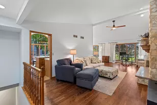 7727 W Maple Ridge Ct, Franklin, WI 53132 - Photo 11