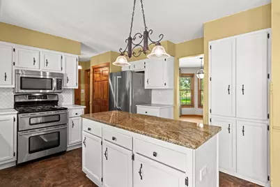 W234S5010  Woodchuck Ln, Waukesha, WI 53189 - Photo 7