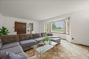 924 S 116th St, West Allis, WI 53214 - Photo 9