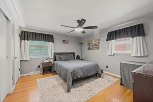 924 S 116th St, West Allis, WI 53214 - Photo 5