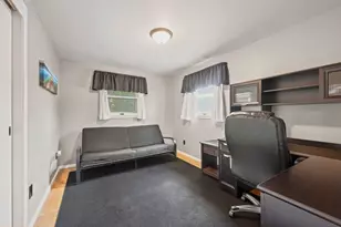 924 S 116th St, West Allis, WI 53214 - Photo 7