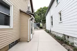2447 S Burrell St, Milwaukee, WI 53207 - Photo 21