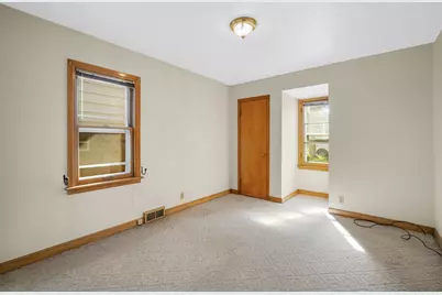 3300 S 14th St, Milwaukee, WI 53215 - Photo 11