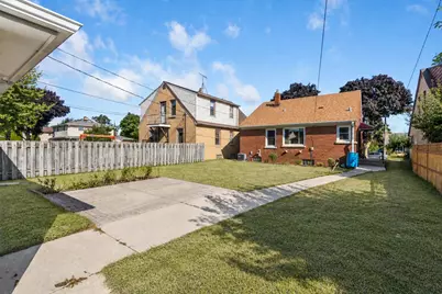3907 E Holmes Ave, Cudahy, WI 53110 - Photo 15