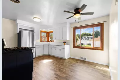 3907 E Holmes Ave, Cudahy, WI 53110 - Photo 5