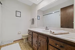 4512 Pennington Ln, Racine, WI 53403 - Photo 37