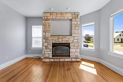 304  Jefferson St, Caledonia, MN 55921 - Photo 3
