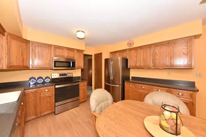 N56W15810  Bette Dr, Menomonee Falls, WI 53051 - Photo 13