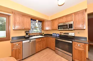 N56W15810 Bette Dr, Menomonee Falls, WI 53051 - Photo 13