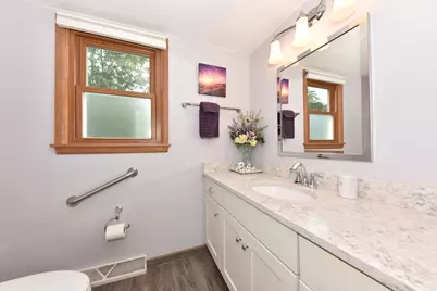 N56W15810  Bette Dr, Menomonee Falls, WI 53051 - Photo 15