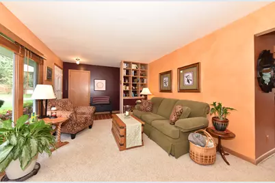 N56W15810  Bette Dr, Menomonee Falls, WI 53051 - Photo 7
