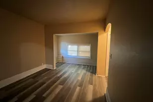 2555 N 16th St, Milwaukee, AZ 53206 - Photo 3