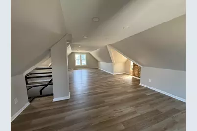 1537 E Irving Pl, Milwaukee, WI 53202 - Photo 15