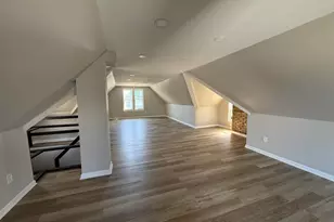 1537 E Irving Pl, Milwaukee, WI 53202 - Photo 15