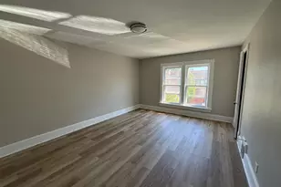 1537 E Irving Pl, Milwaukee, WI 53202 - Photo 9
