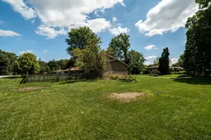 2100 S Woodshire Dr, New Berlin, WI 53151 - Photo 33