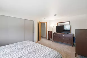2100 S Woodshire Dr, New Berlin, WI 53151 - Photo 19