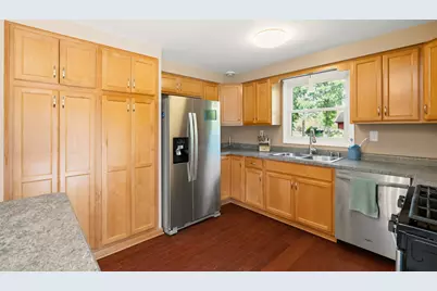 2100 S Woodshire Dr, New Berlin, WI 53151 - Photo 3