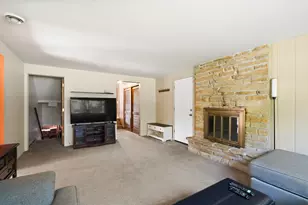 2100 S Woodshire Dr, New Berlin, WI 53151 - Photo 17