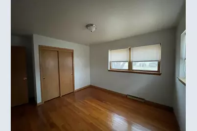 8305 W Morgan Ave, Milwaukee, WI 53220 - Photo 9