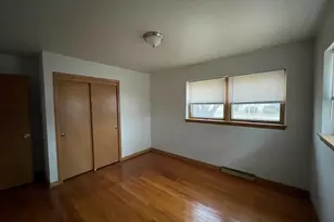 8305 W Morgan Ave, Milwaukee, WI 53220 - Photo 9