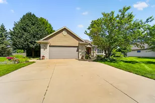 4372 113th St, Pleasant Prairie, WI 53158 - Photo 3
