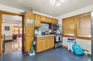3411 S 14th St, Milwaukee, WI 53215 - Photo 9