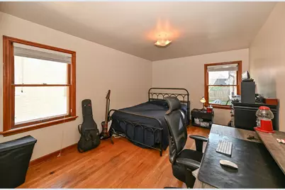 2202  Lefeber Ave, Wauwatosa, WI 53213 - Photo 15