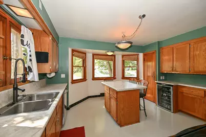 2202  Lefeber Ave, Wauwatosa, WI 53213 - Photo 7