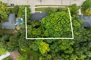 2421 Skyline Dr, West Bend, WI 53090 - Photo 47